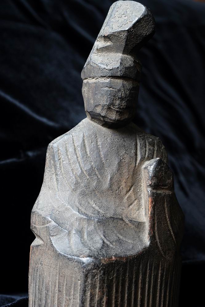 �b����@���s