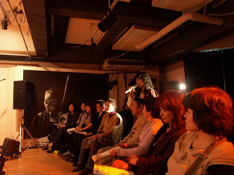 �Ñ゠�₱..���₿��񂪁A�R���T�[�g