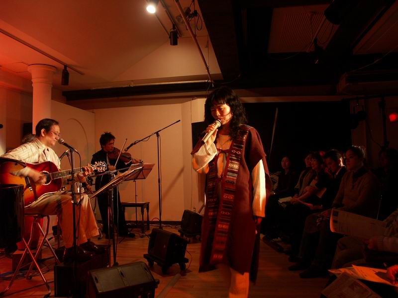 �Ñ゠�₱..���₿��񂪁A�R���T�[�g