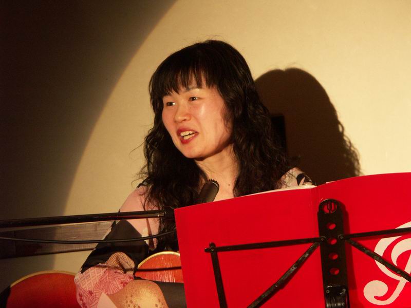 �Ñ゠�₱..���₿��񂪁A�Q�O�O�W�N �P��ڂ̃��C�u