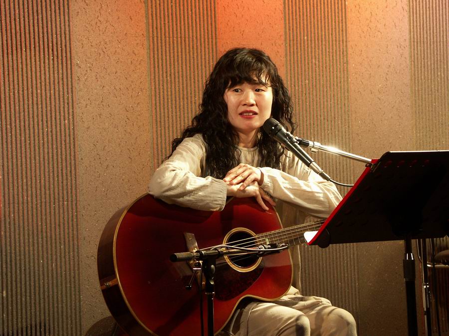 �Ñ゠�₱..���₿��񂪁A�t�̃��C�u