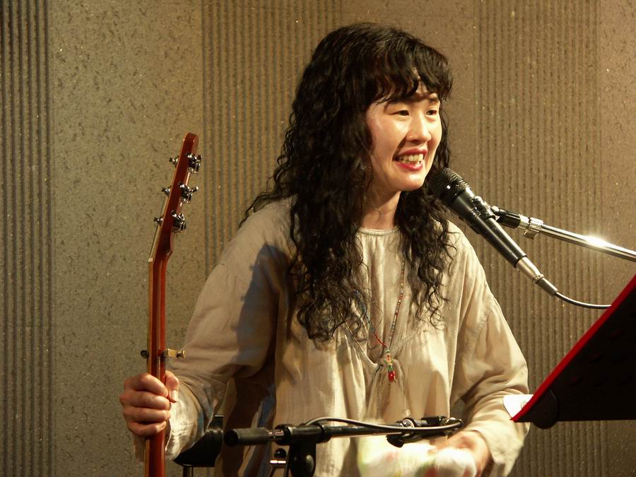 �Ñ゠�₱..���₿��񂪁A�t�̃��C�u